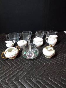 5 Cream and sugar sets