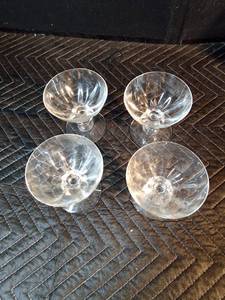 8pcs clear glass serving dishes and 4 glass stemmed glasses