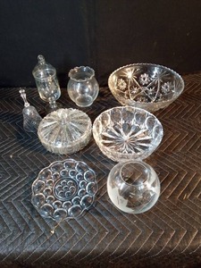 8pcs of clear glass dishes