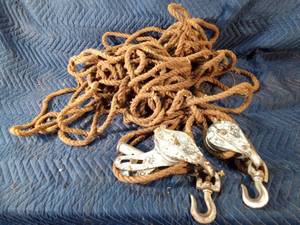 Rope with two metal pulleys