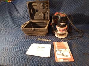 Craftsman router with case, dust bag and manual - WORKS