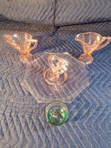 4 pcs of Depression glass