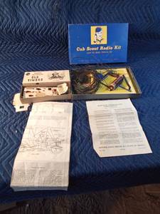 Vintage Hudson miniature old timers model radio kit and 1950s-60s Boy Scouts of America Cub Scouts radio kit