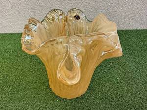 Murano Made in Italy Ruffled Art Glass Handkerchief Vase