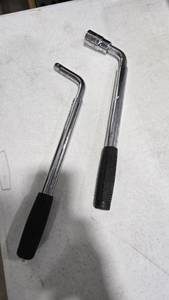 L-Shaped Lug Wrenches