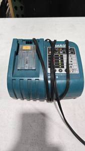 Makita DC18RA Battery Charger