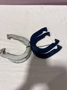 Metal Horseshoes Set
