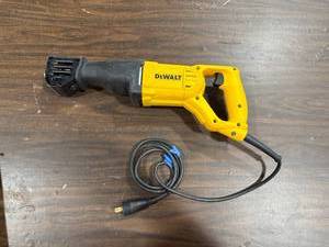 DeWalt DWE304 Reciprocating Saw