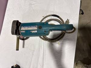 Makita 180mm Disc Grinder