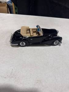 Mercedes-Benz 300 S Model Car
