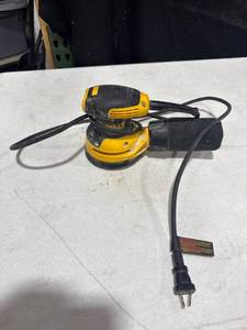 DeWalt Random Orbit Palm Sander