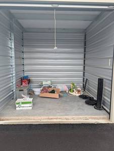 10x10x7 Storage unit contents