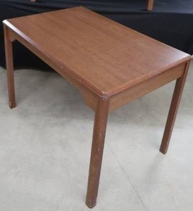 1 TABLE DESK