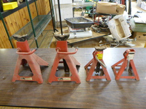 4 Floor Jacks