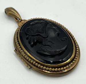 Onyx Cameo Locket Pendant - Gold-Tone Beaded Edge, 3 x 1.75 in (Open 3.25 x 2.25 in)