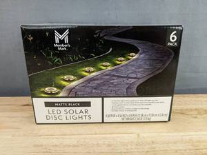 6 Members Mark LED Solar Disc Lights - New