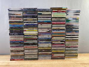 220 CD Music Collection - Celine Dion, Elvis Presley, Toby Keith, Tim McGraw, Kenny Chesney, Mozart, Elton John C