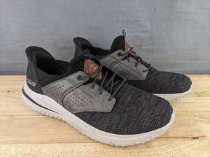 Skechers Delson Swift Hands Free Shoes, Mens Size 11
