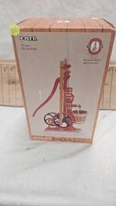 Ertl 17 Die Cast Pump Jack Replica with Box