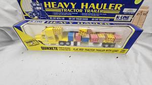 K-Line Electric Trains Heavy Hauler Tractor Trailer-Quikcrete Flatbed with Load