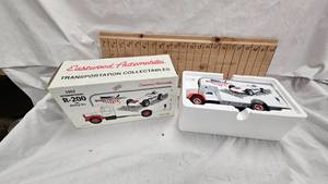1st Gear 1957 Internation R-200 w Moving Van 134th Scale