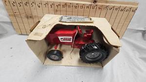Ertl Hardware Hank 1988 Limited Edition 116 wbox