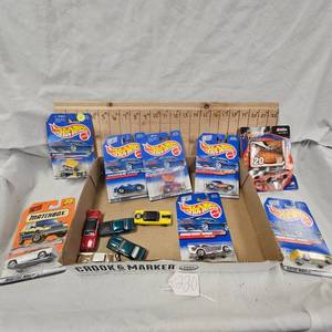 Lot of Hotwheels Cars (13)