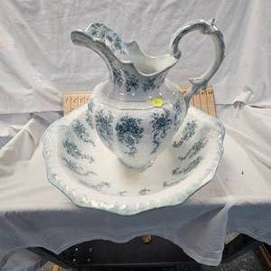 Porcelain Wash Set with Pitcher and Basin