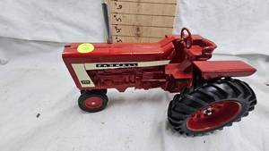 Ertl Farmall 806, 116