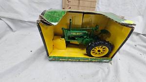 Ertl John Deere Model BN 116