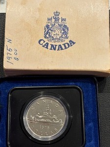 1975 Canada Dollar