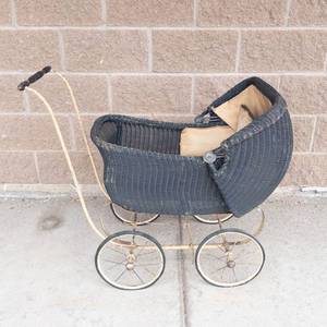 Heywood-Wakefield Antique Wicker Doll Buggy