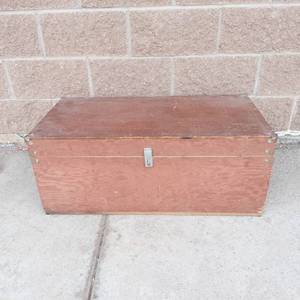Wooden Storage Chest Trunk With Lid & Lock Hasp