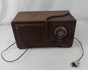 Vintage Automatic Radio Model 613x Wooden Tube Radio