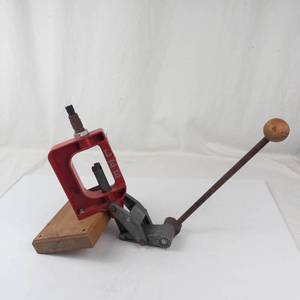 Lee Reloading Press With Wooden Mount