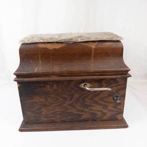 Vintage Edison Cylinder Phonograph in Wooden Case
