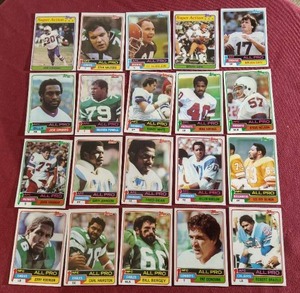 (20) 1981 Topps Football Cards