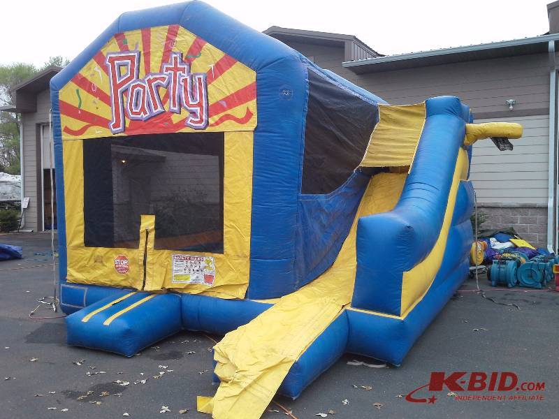 20x20  5 in 1 The Party Combo Bounce and Slide