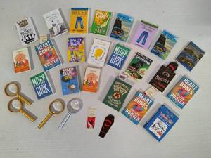 Miniature Books, Bookmarks & Magnifying Glasses