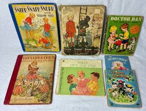 Vintage Bundle of 7 Childrens Books