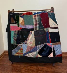Vintage Scrapwork Quilt with Quilt Rack