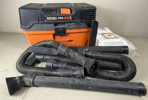 Ridgid ProPack Job Site WetDry Vacuum Model WD45500 with Attachments and Several Extra Bags