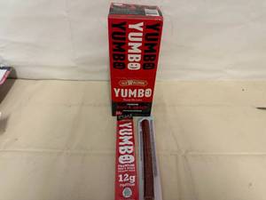 20x 2oz Yumbo Smoke Sausage Sticks-Hot & Spicy