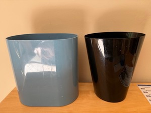 Plastic Waste Baskets (Lot of 2)