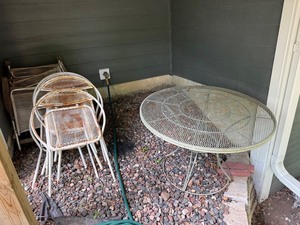 Metal Patio Table & Chairs Set (Lot of 6)
