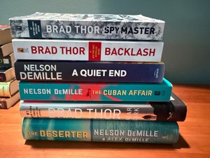 Brad Thor & Nelson DeMille Thriller Novels Mixed Lot of 6