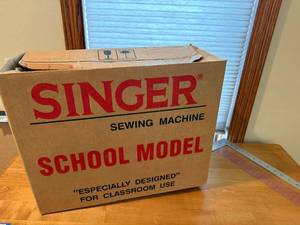 Singer School Model Electronic Sewing Machine w Pedal Box Untested