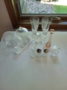 Mixed Lot Cut Glass Vanity Decor Pieces