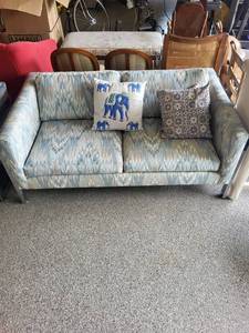 Upholstered Sofa With Accent Pillows 60 X 33 X 26 in