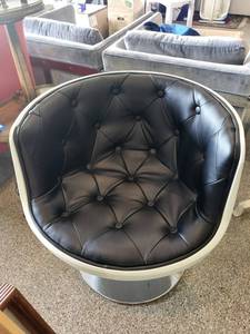 Modern Swivel Barrel Lounge Chair
